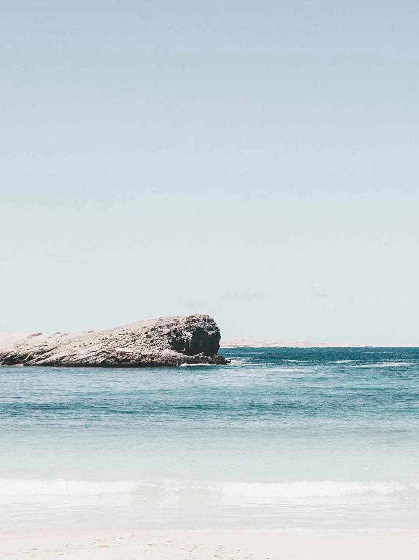 An example of what the ocean looks like when viewed through standart lenses