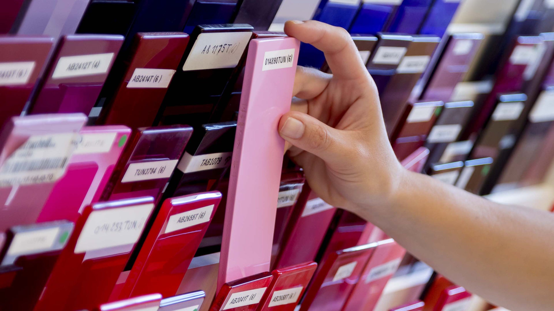 These are Mazzucchelli acetate samples used for eyewear production. 